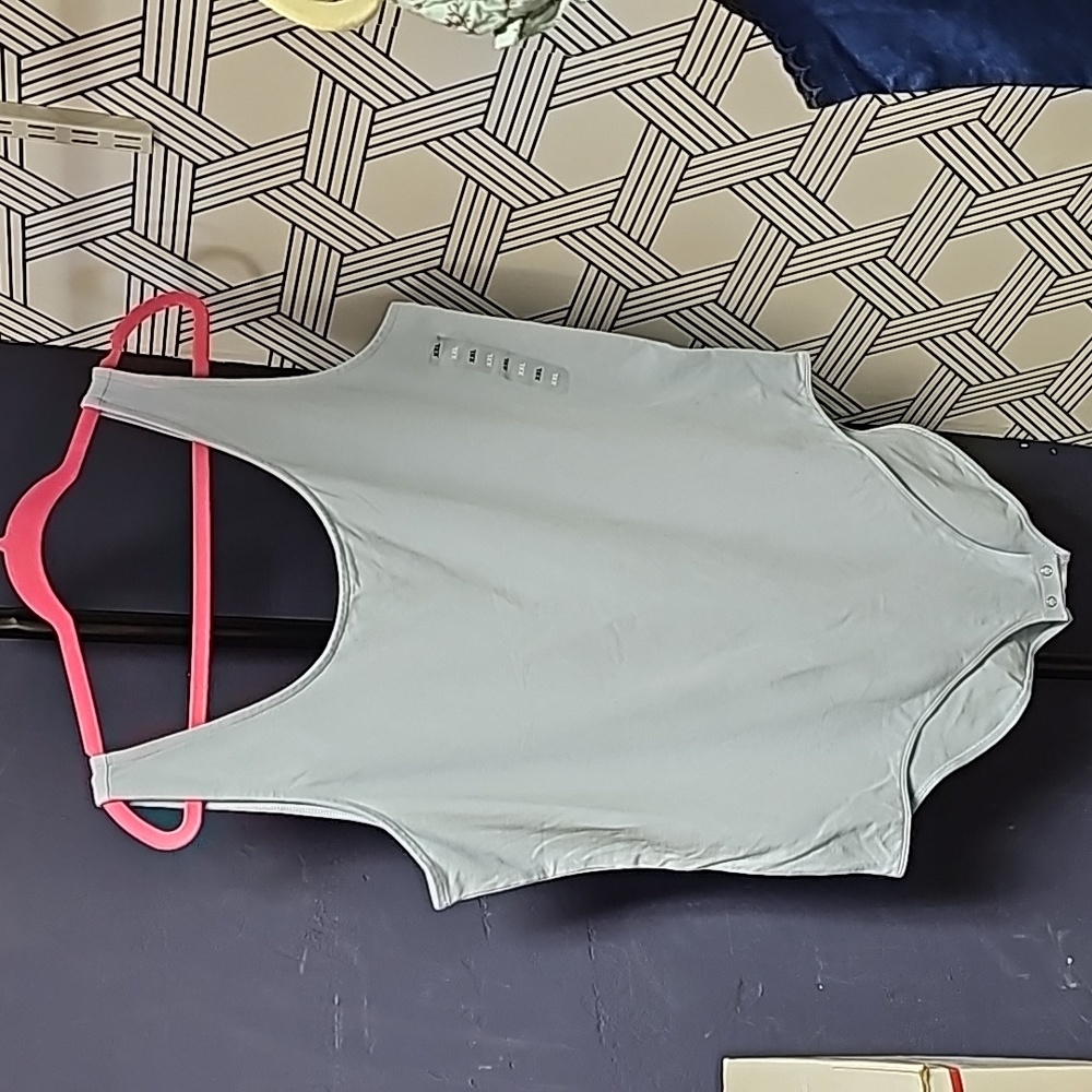 143 Gap bodysuit NWOT